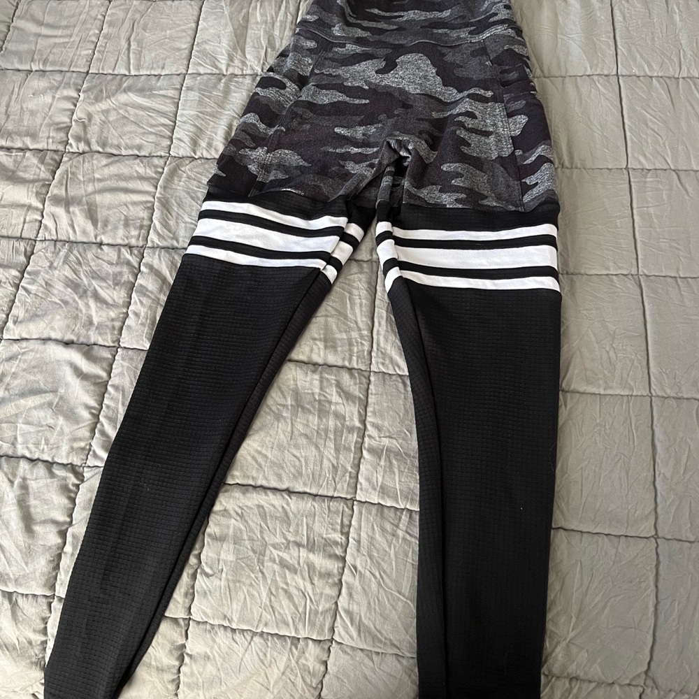 Bombshell Sportswear Camouflage Leggings - Black and Gray